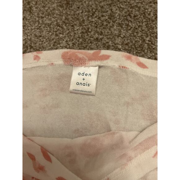 Aden+Anais Bundle(2) Geometric Metallic Muslin Swaddle+6in1 Knit Multi-Use Cover - Picture 6 of 10